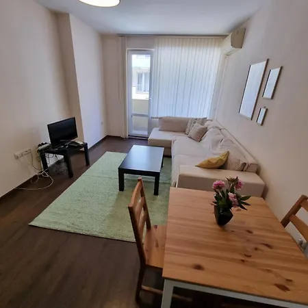 Apartment Sunny In Great Location And Close To Varna's Center *